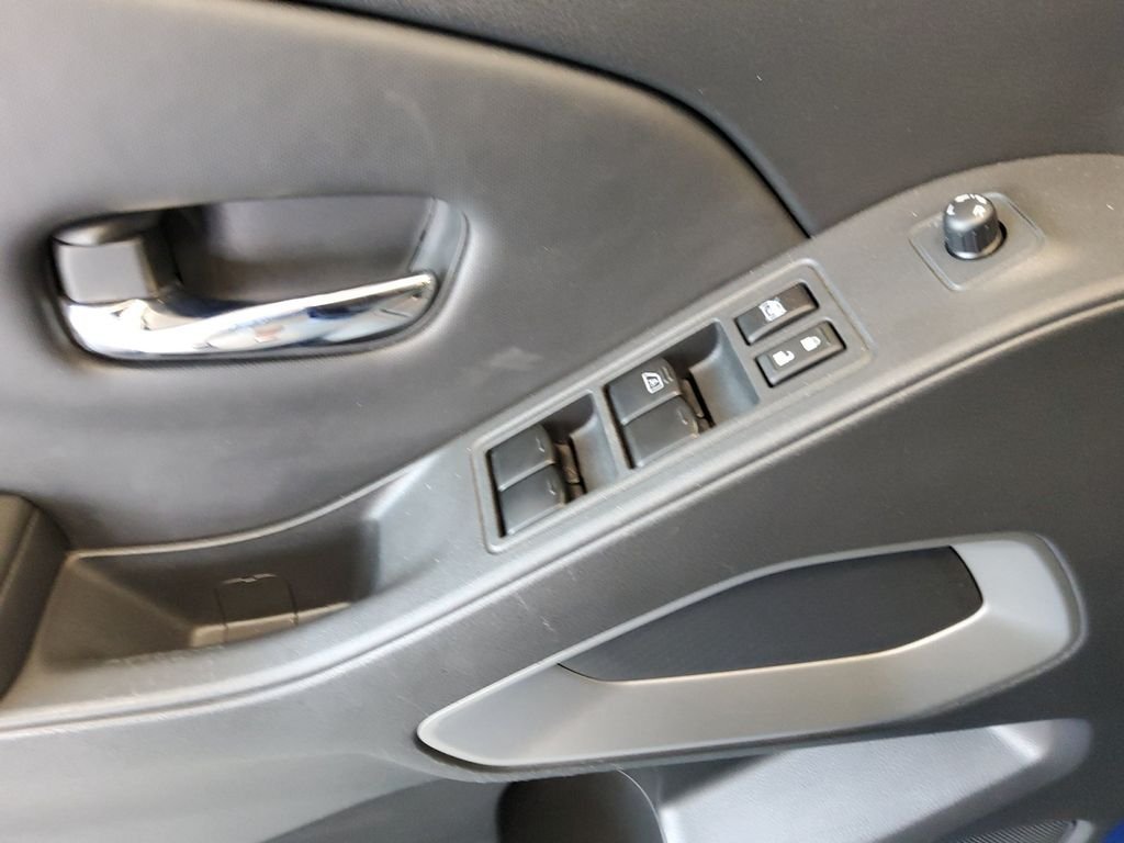 Used 2022 Blue Nissan SV image 12