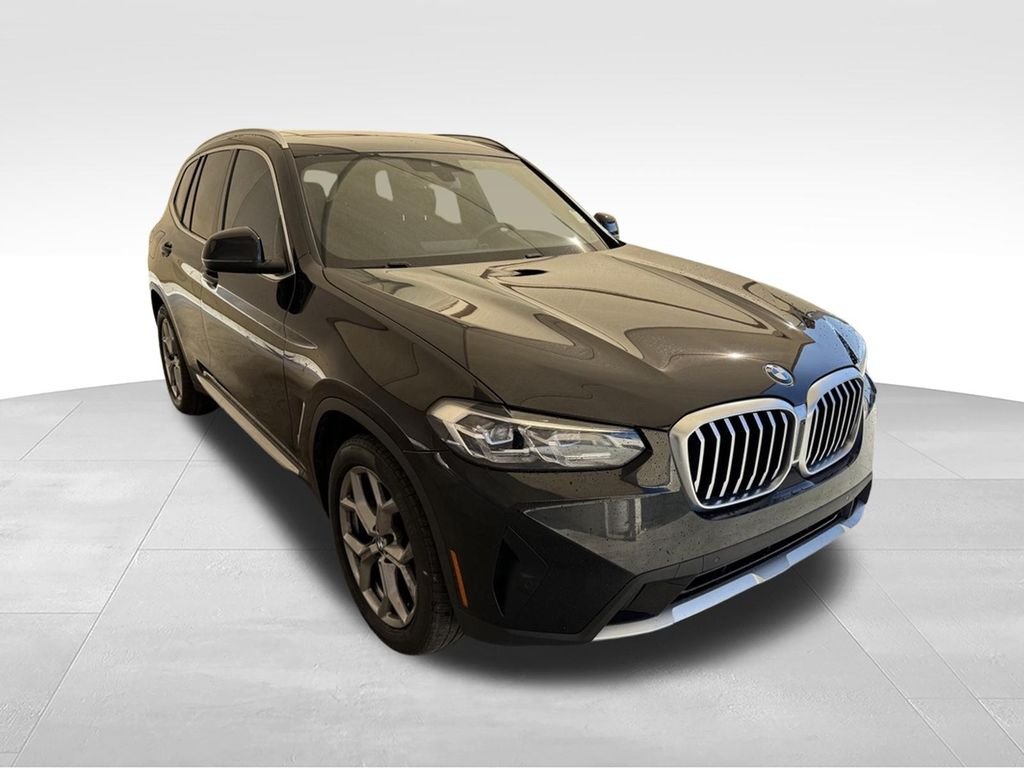 Used 2022 Jet Black BMW sDrive30i image 4