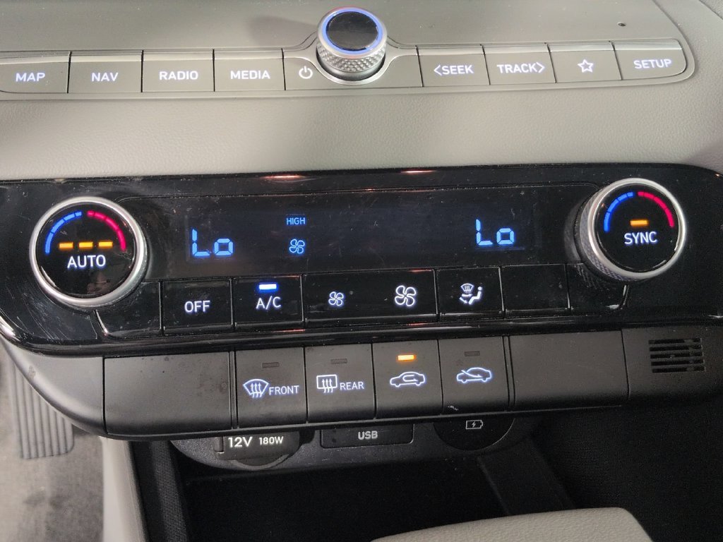 2024 Hyundai Elantra SEL - Photo 35