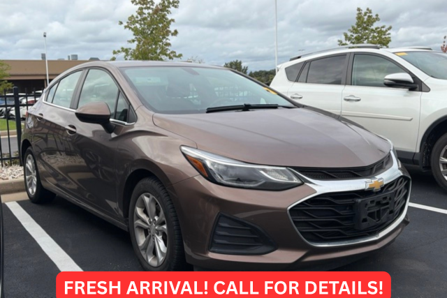 Used 2019  Chevrolet LT image 1