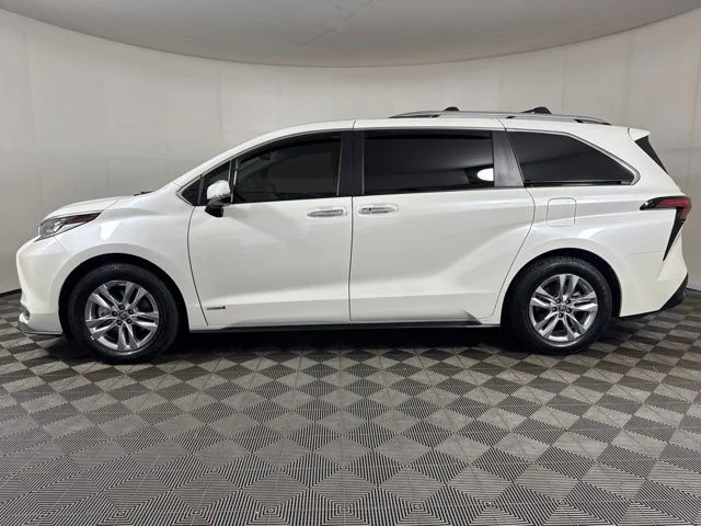 Certified Used 2021 Blizzard Pearl Toyota Limited image 7
