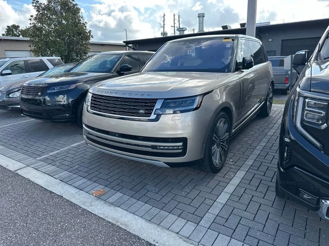 2023 Land Rover Range Rover SE