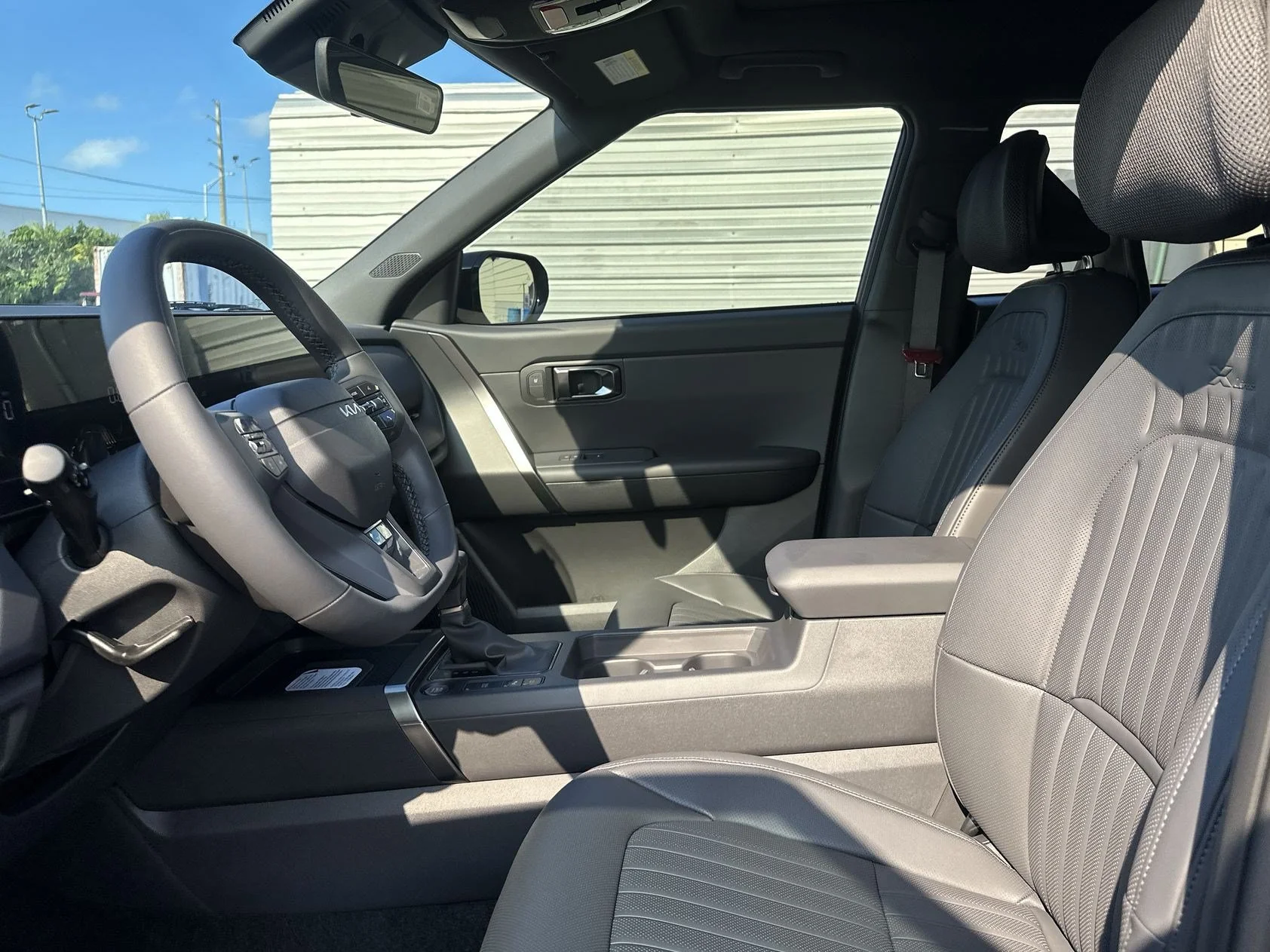 New 2027 Terrain Brown Kia X-Line S image 15