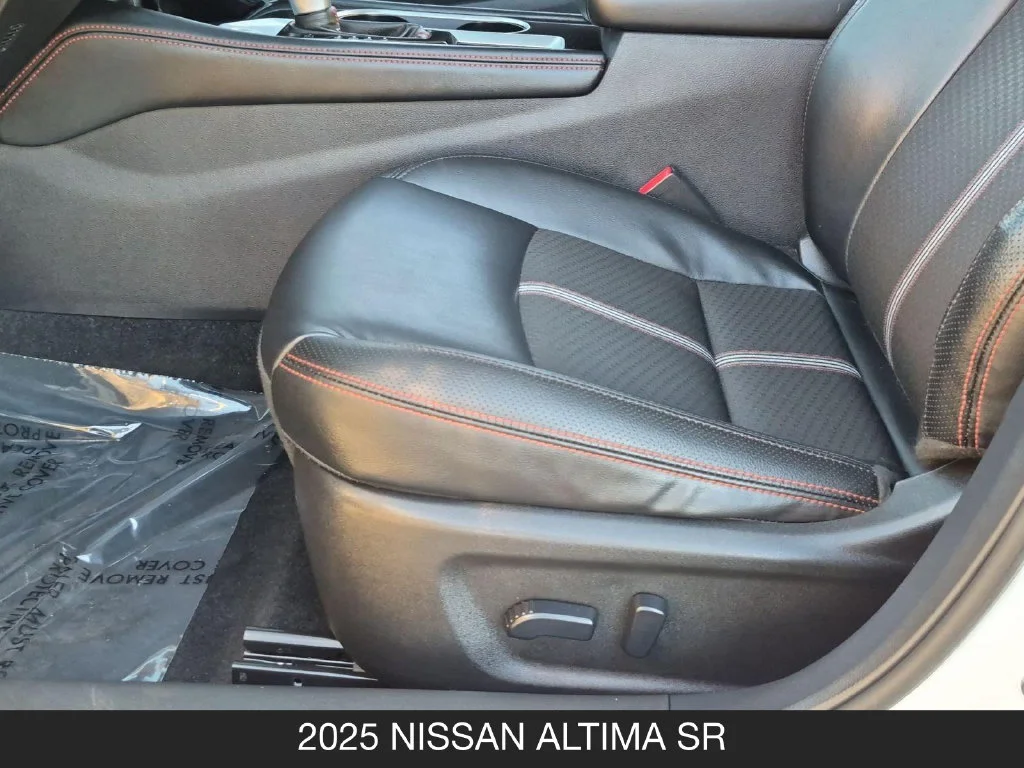 Used 2025 White Nissan 2.5 SR image 15