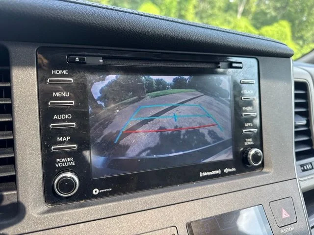 Used 2019 Silver Toyota XLE image 21