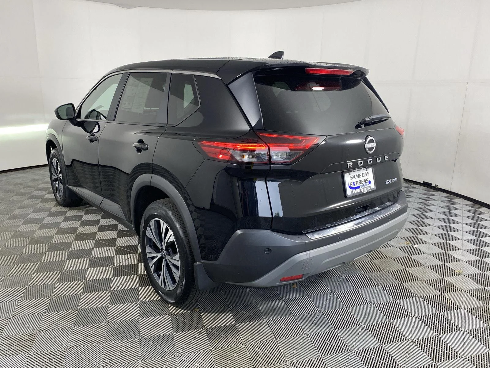 Used 2023 Super Black Nissan SV image 5
