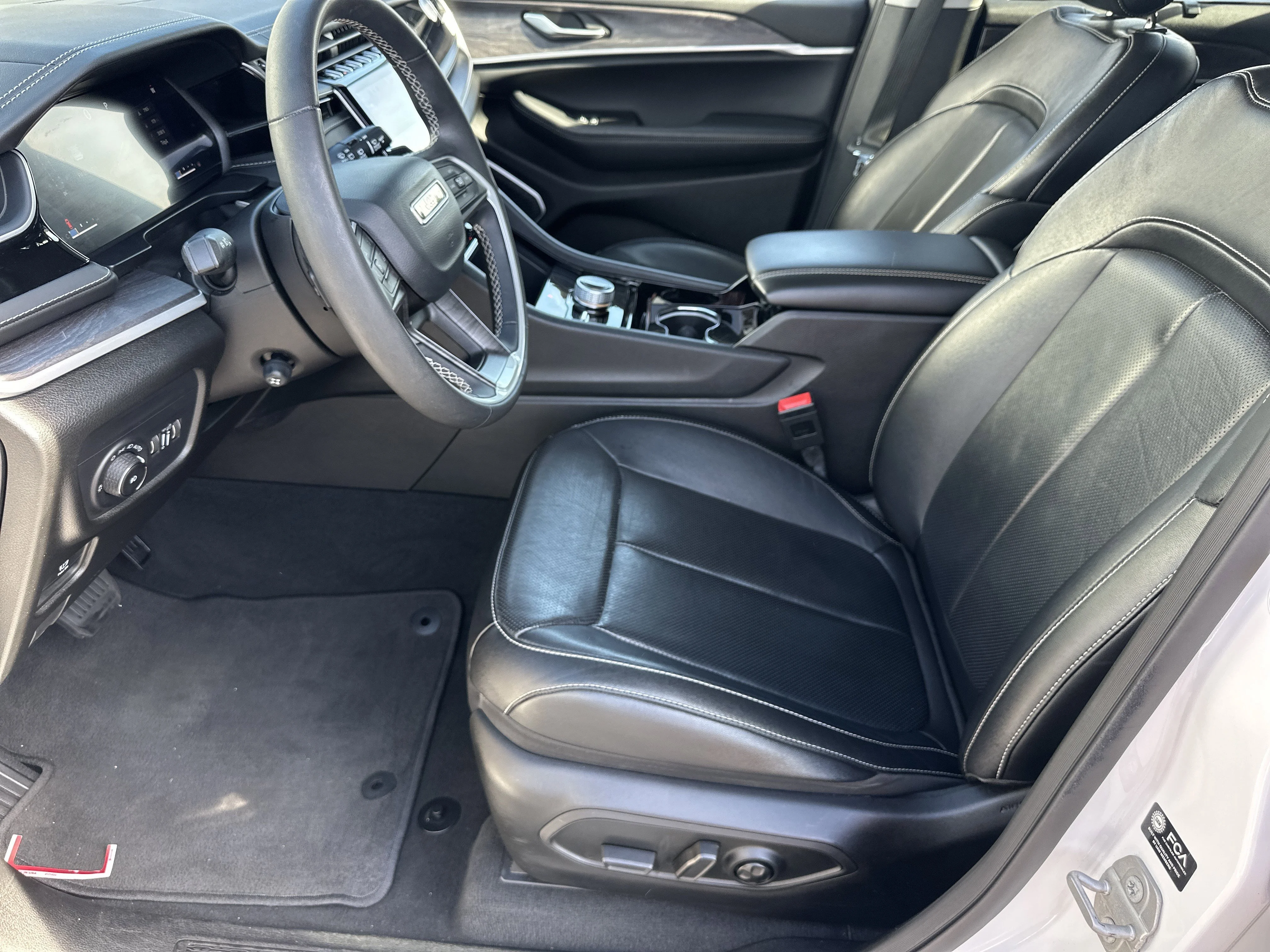 Used 2023 Bright White Clear Coat Jeep Limited image 9