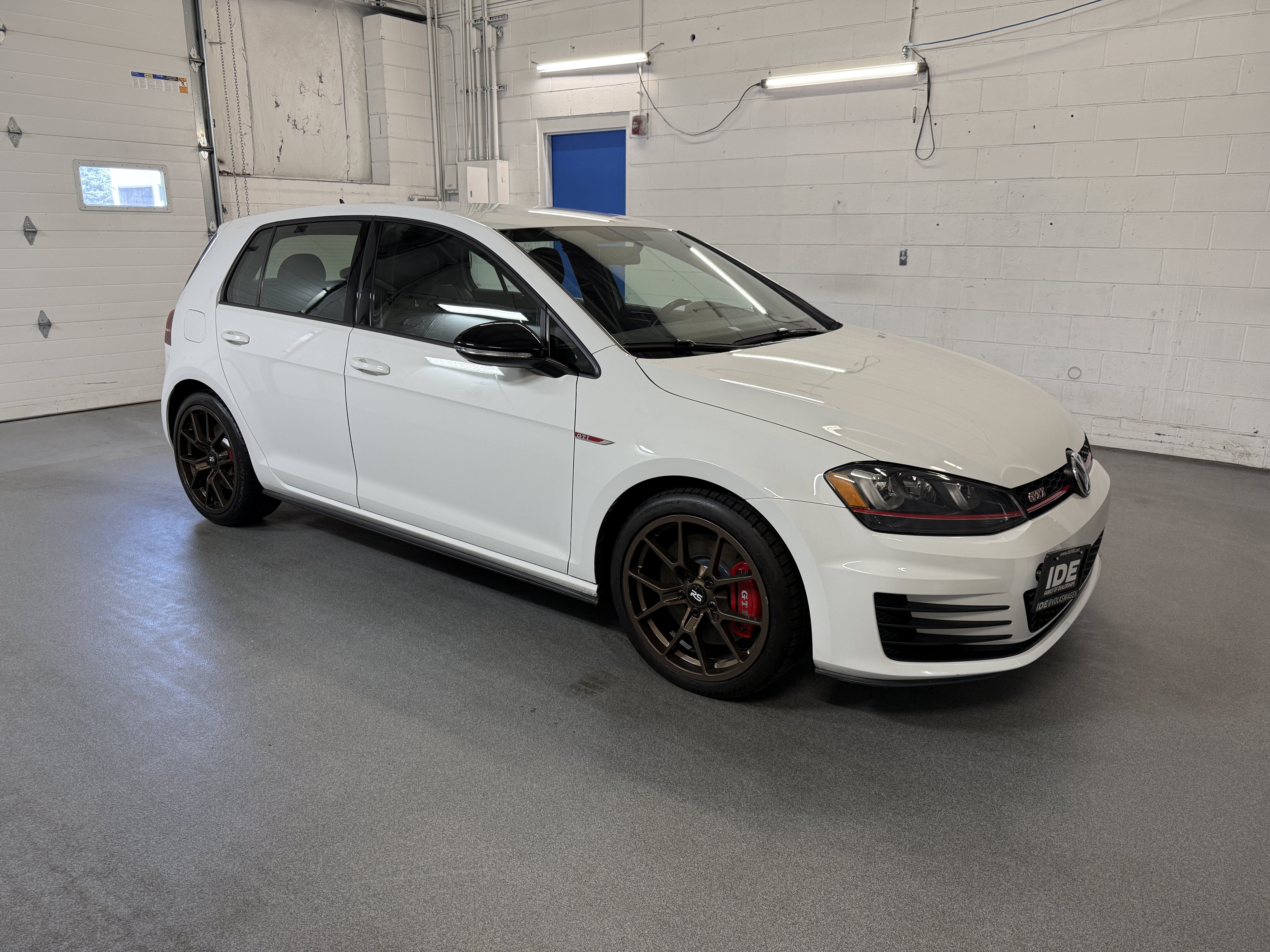 Used 2017 Pure White Volkswagen Sport image 11
