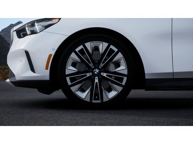 New 2027 Mineral White Metallic BMW 530i image 7