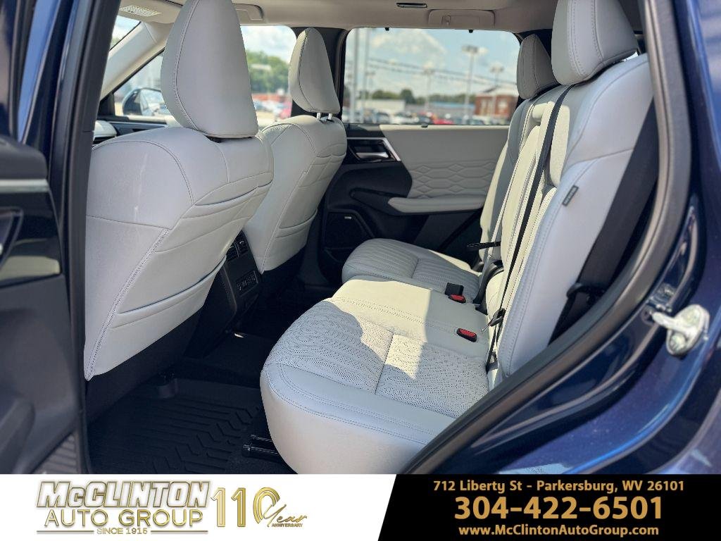 2025 Mitsubishi Outlander SEL - Photo 11