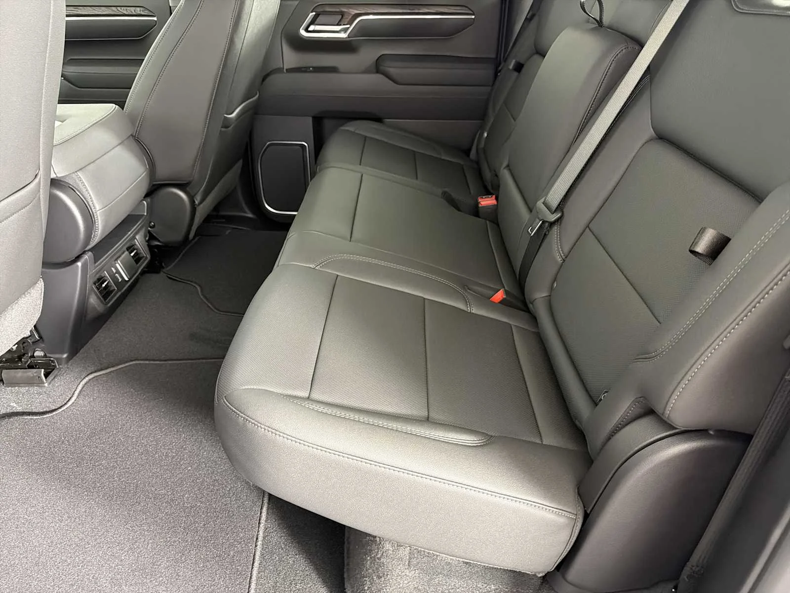 New 2026 Glacier White Tricoat GMC SLT image 18