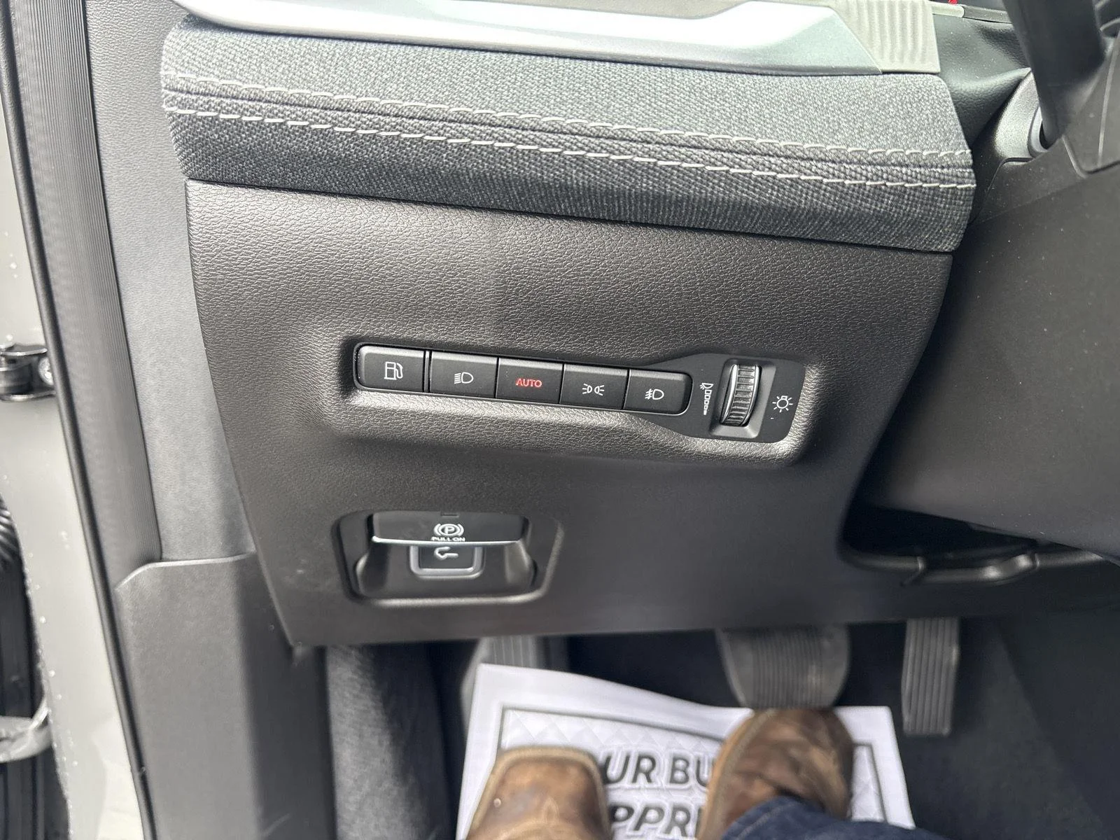 New 2026 Sting-Gray Clearcoat Jeep Laredo image 19