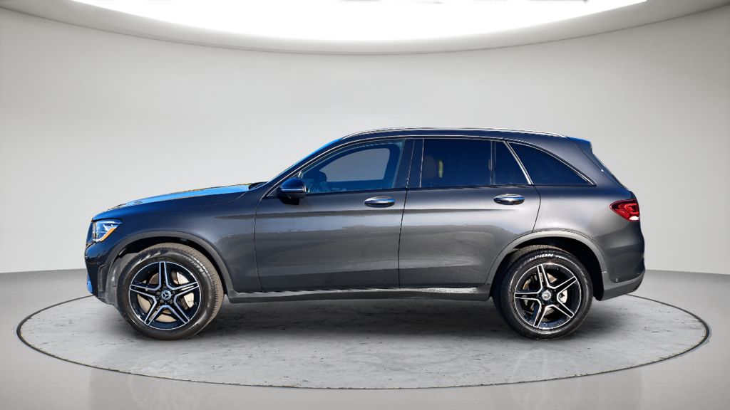 Used 2021  Mercedes-Benz GLC 300 image 2