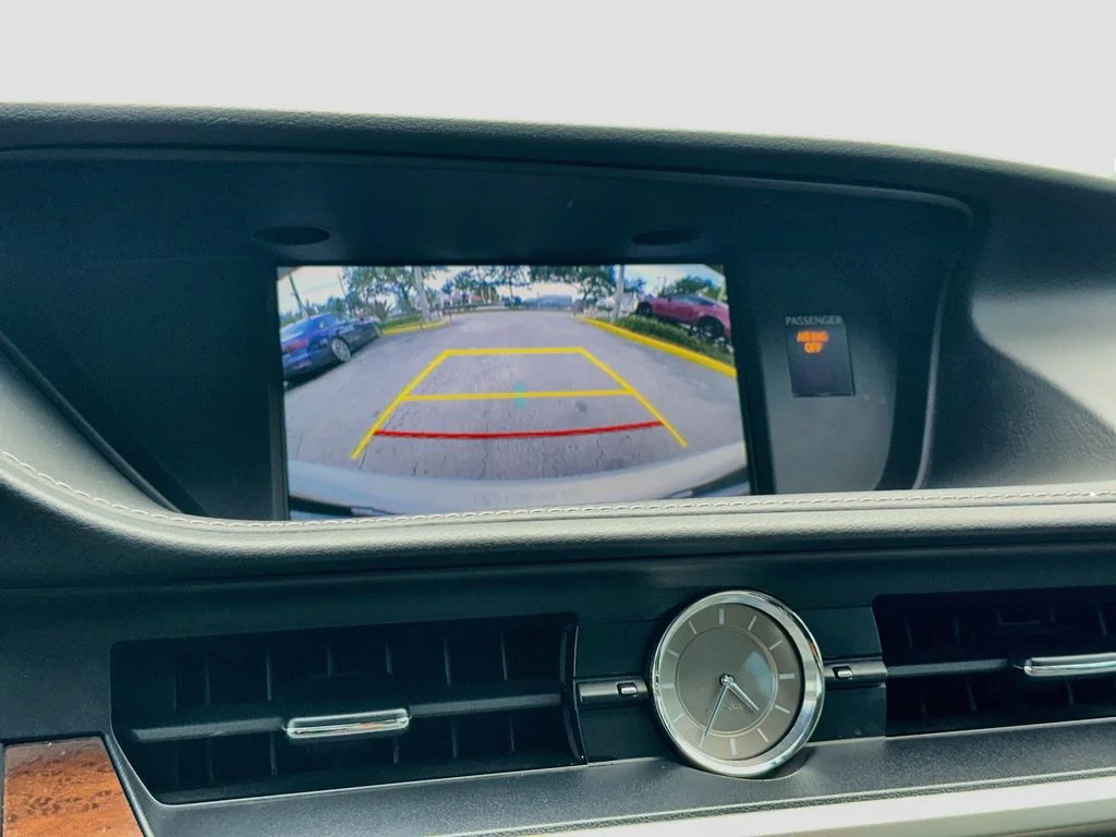 Used 2016 White Lexus 350 image 13
