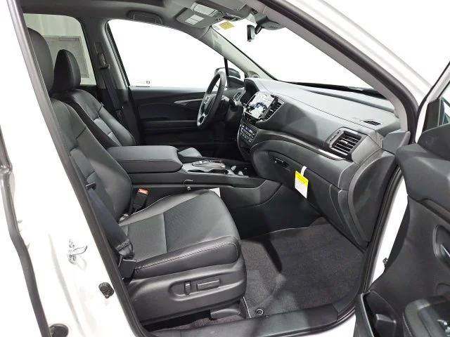 New 2026 Platinum White Pearl Honda RTL image 18