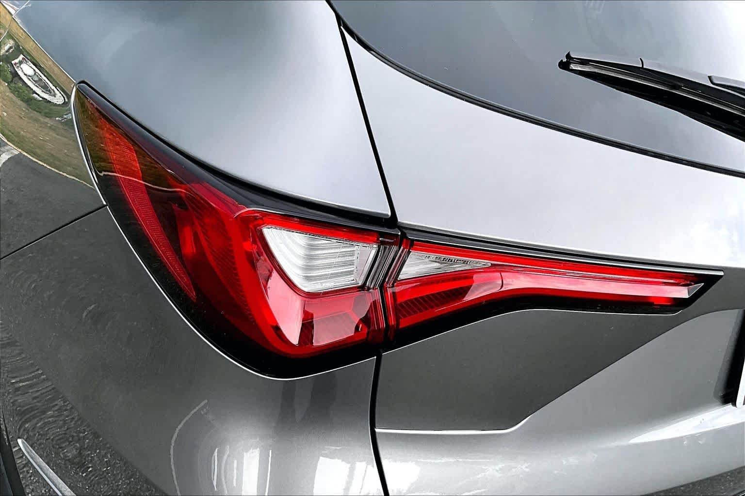 Used 2024 Liquid Carbon Metallic Acura w/Technology Package image 29