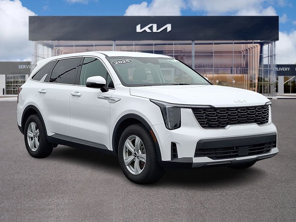 2025 Kia Sorento LX AT's photo