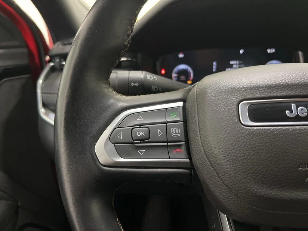 Used 2022 Red Jeep High Altitude image 6
