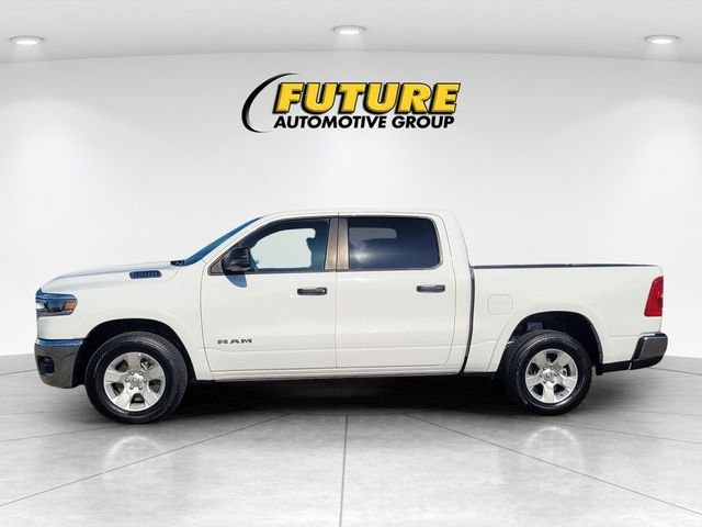 Used 2025 White Ram Big Horn/Lone Star image 6