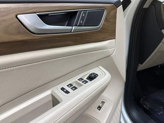2026 Volkswagen Atlas SE w/Tech - Photo 12