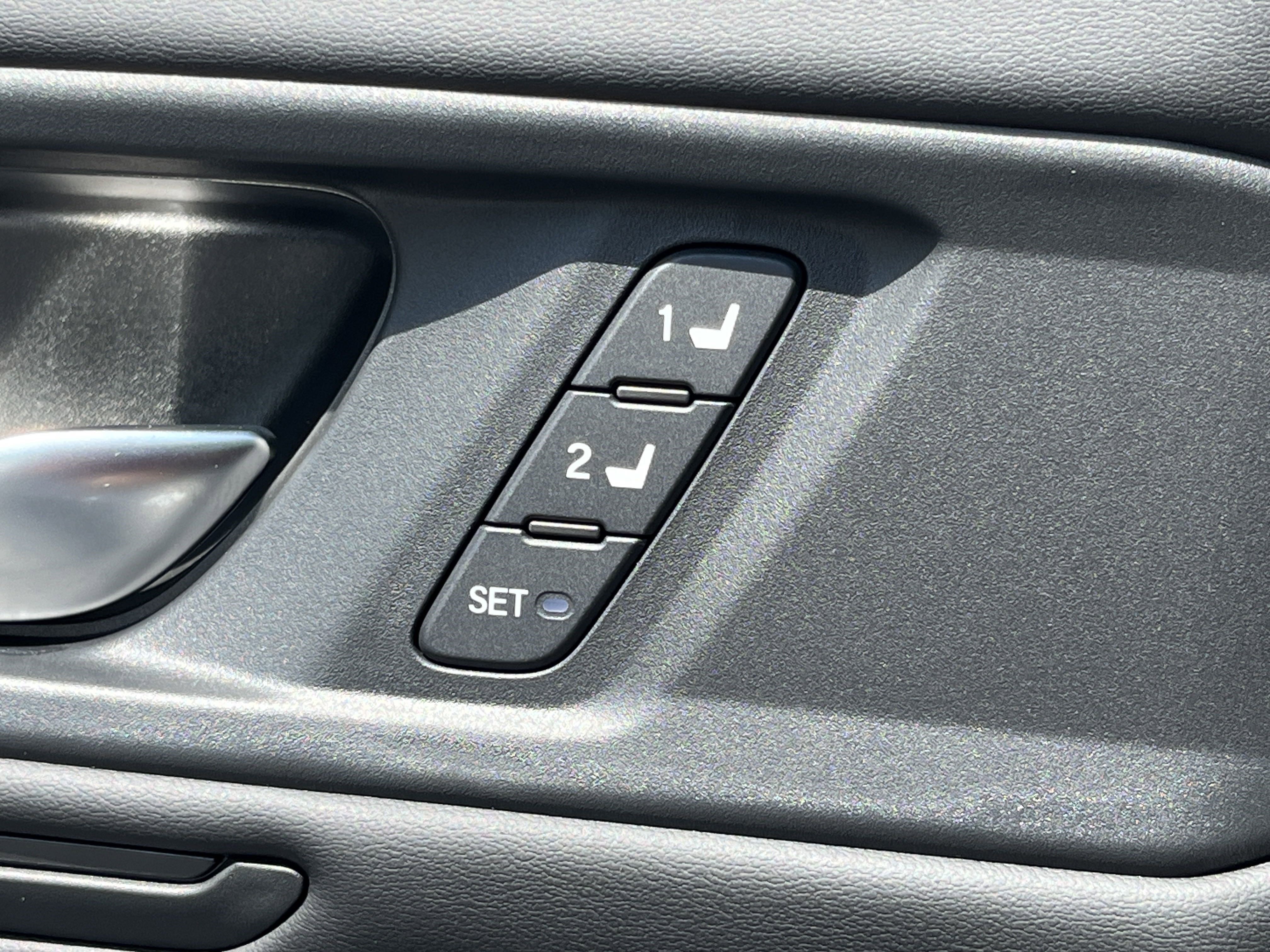 2025 Honda Accord Hybrid EX-L - Photo 18
