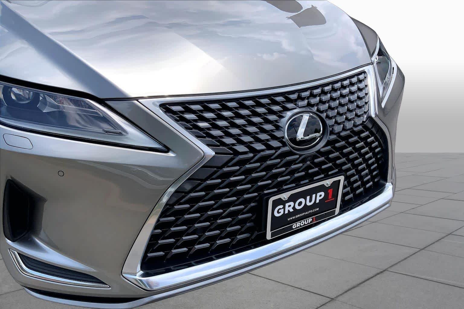 Used 2022 Atomic Silver Lexus  image 30