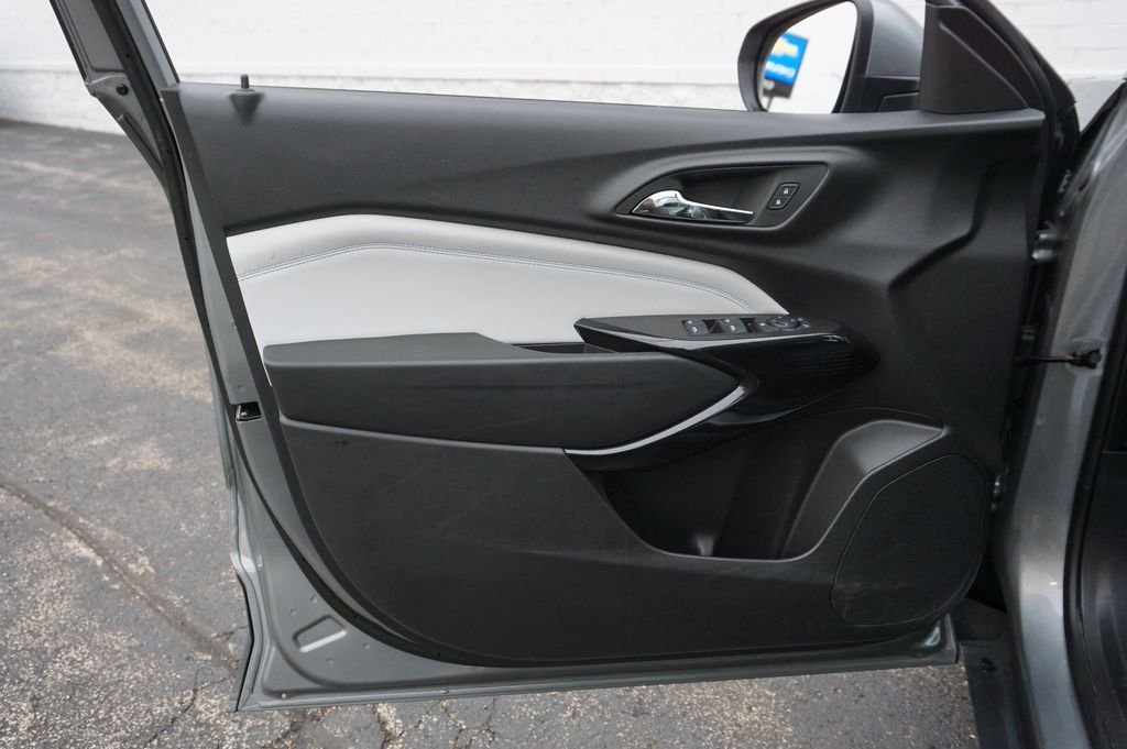 Used 2025 Gray Chevrolet LT image 22