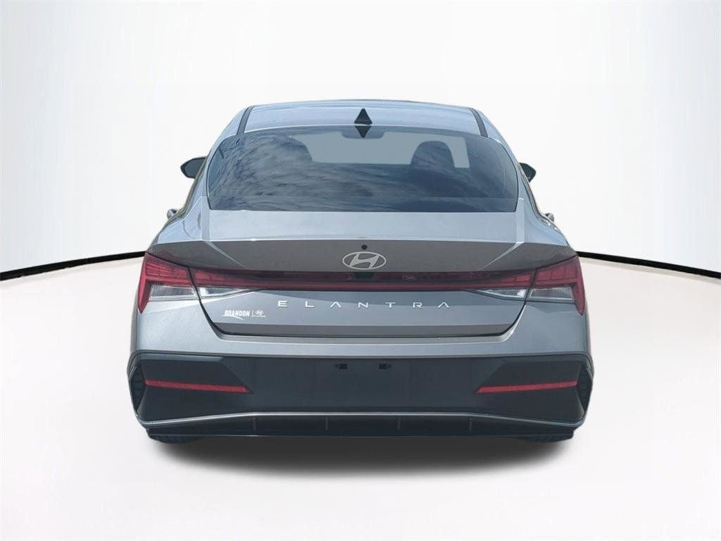 2024 Hyundai Elantra SEL - Photo 6