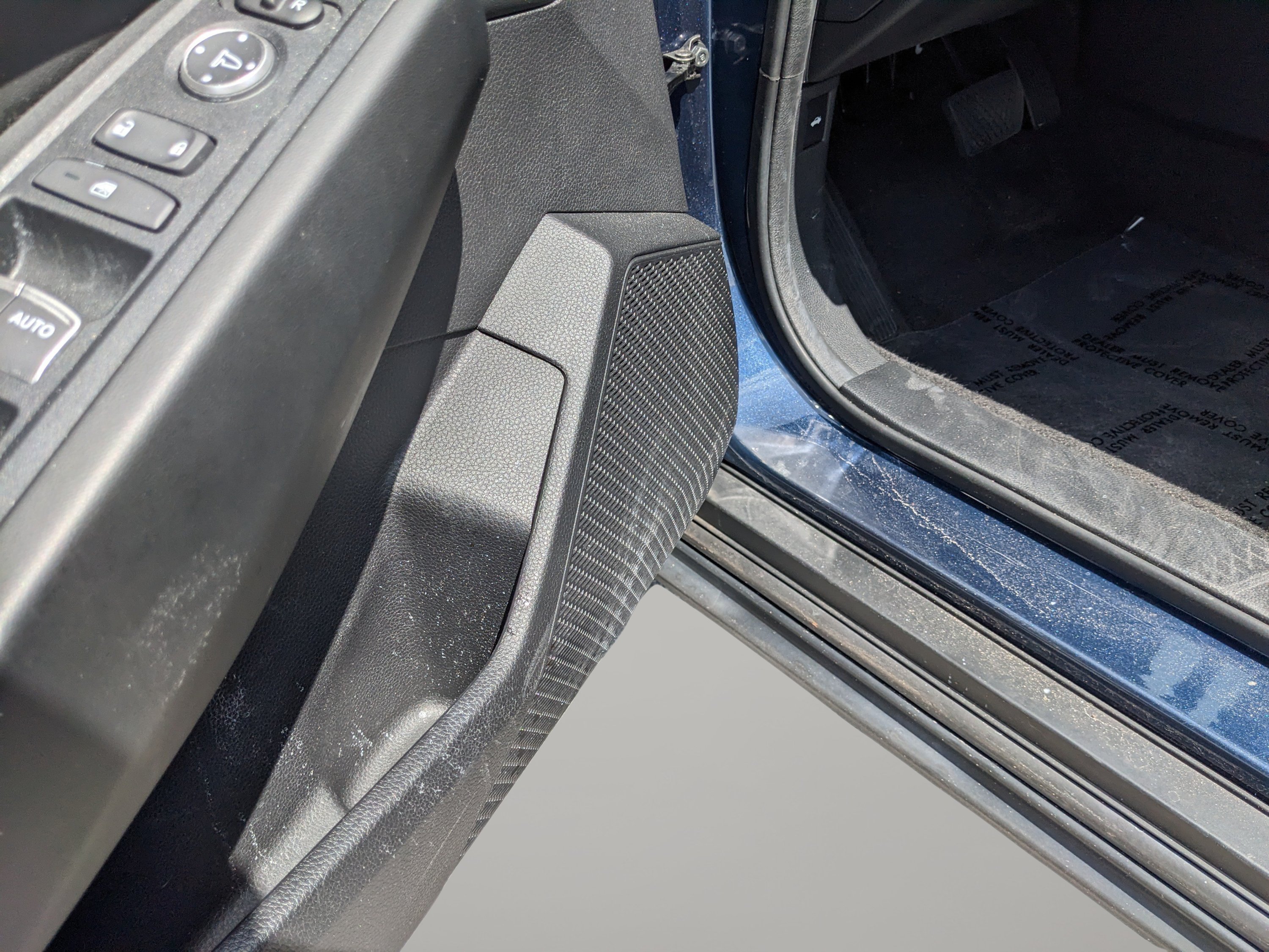 Certified Used 2024 Canyon River Blue Metallic Honda EX image 18