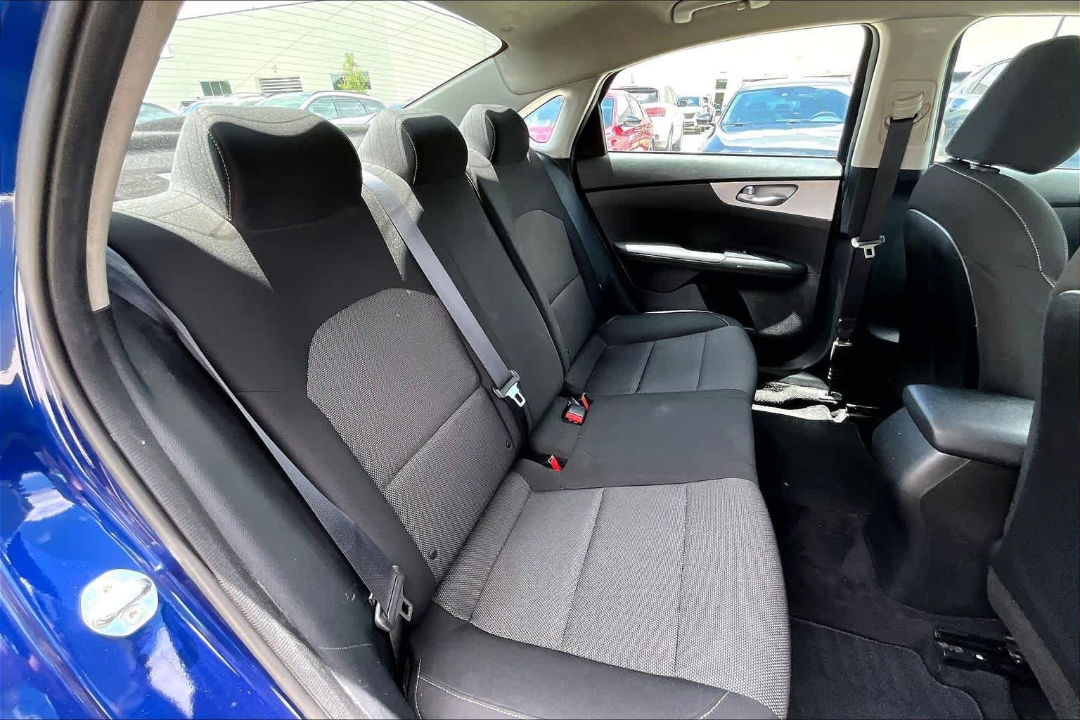 Used 2022 Deep Sea Blue Kia LXS image 18