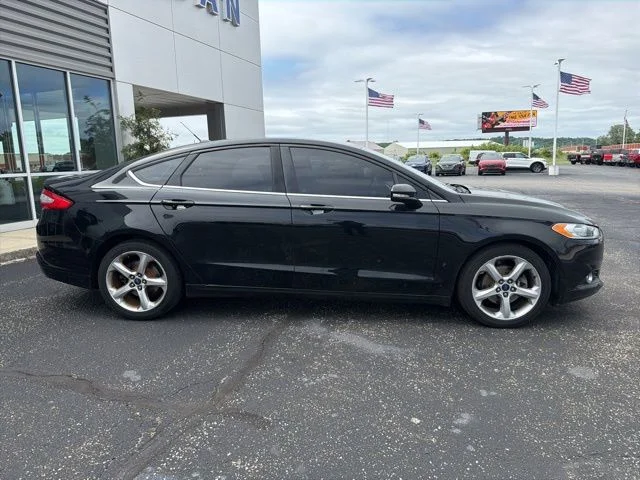 Used 2016 Ford Fusion SE with VIN 3FA6P0H75GR300690 for sale in Martinsville, IN
