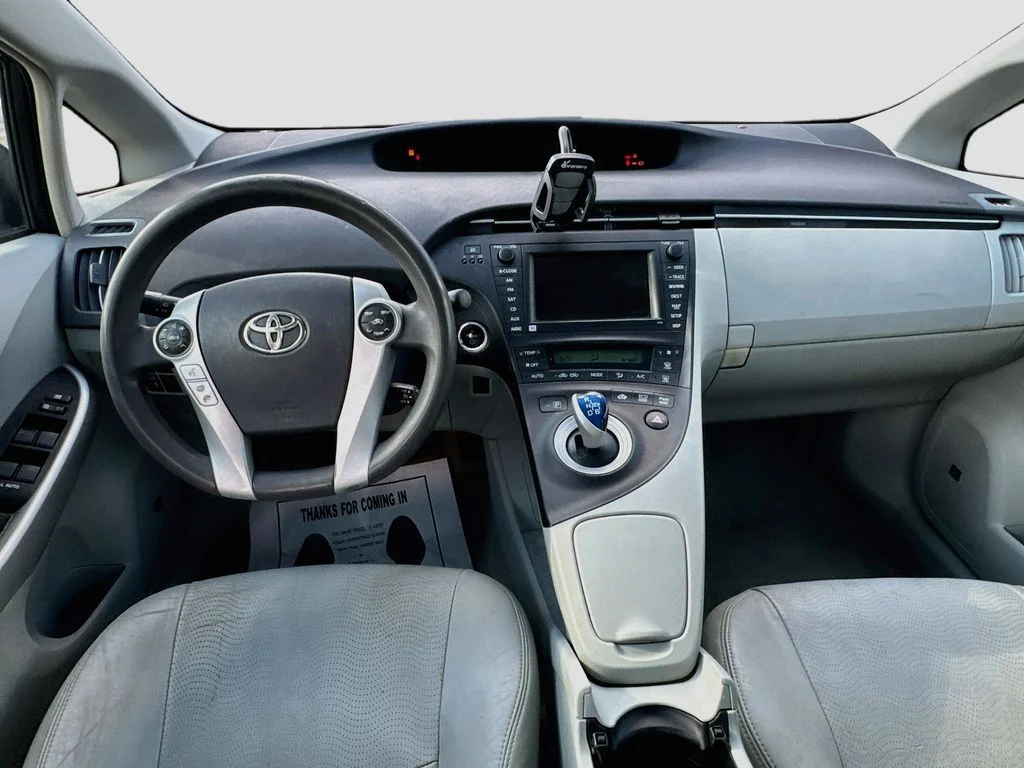Used 2010 Red Toyota I image 24