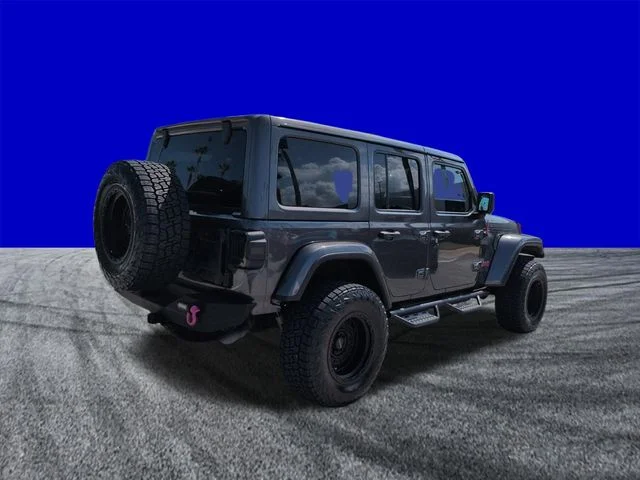 Used 2019 Gray Jeep Unlimited Sahara Altitude image 4