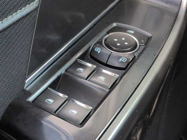 Used 2023 Agate Black Metallic Ford XLT image 23