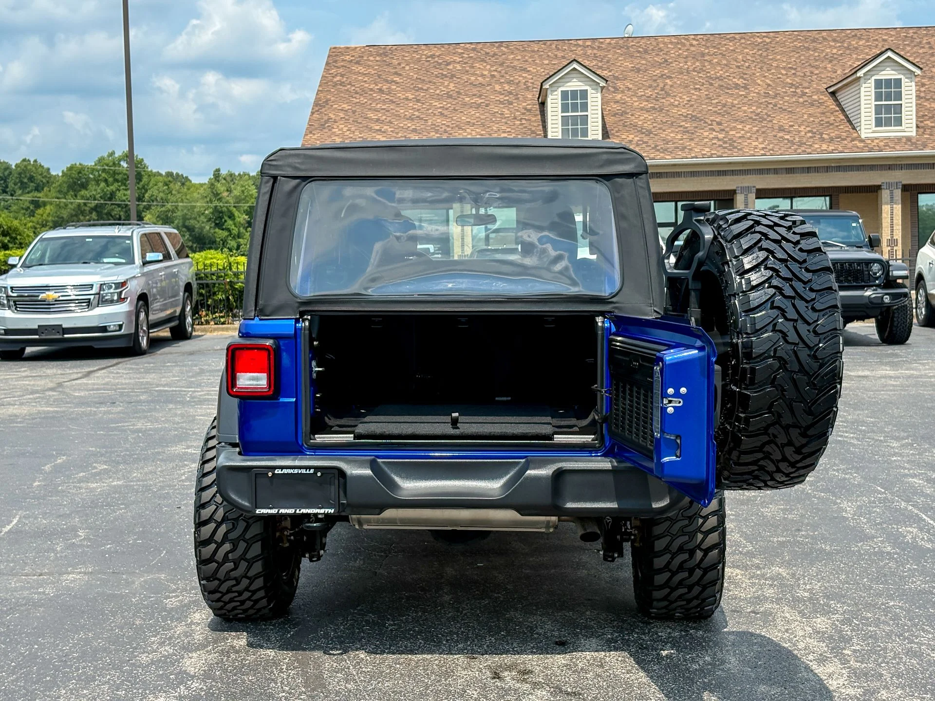Used 2019 Blue Jeep Unlimited Sport image 34