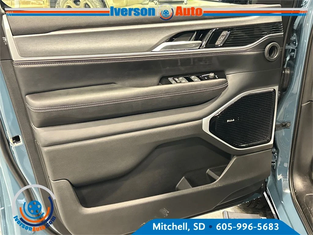 New 2026 Steel Blue Exterior Paint Jeep Limited Altitude image 13