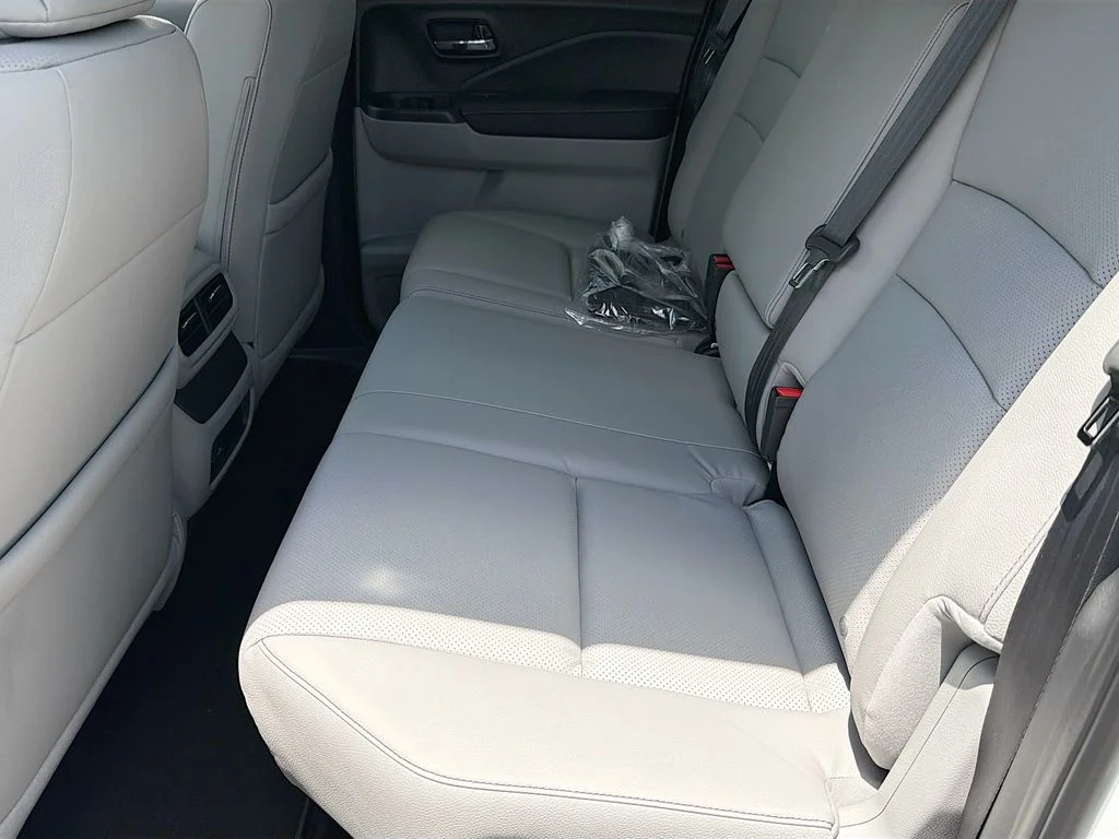 New 2026 Platinum White Pearl Honda RTL image 22