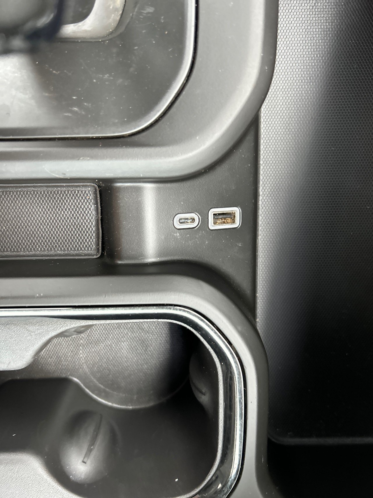 Used 2025 Summit White GMC AT4 image 14