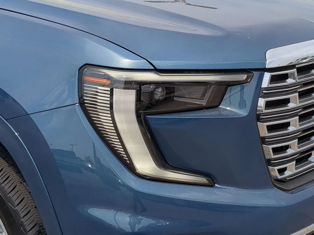 2026 GMC Acadia Denali - Photo 9