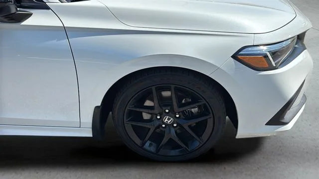 Used 2024  Honda Base image 38