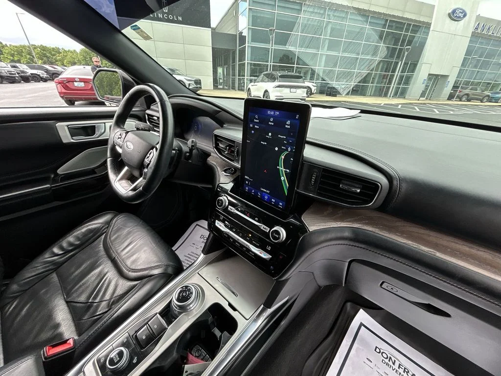 Used 2021 Silver Ford Platinum image 11