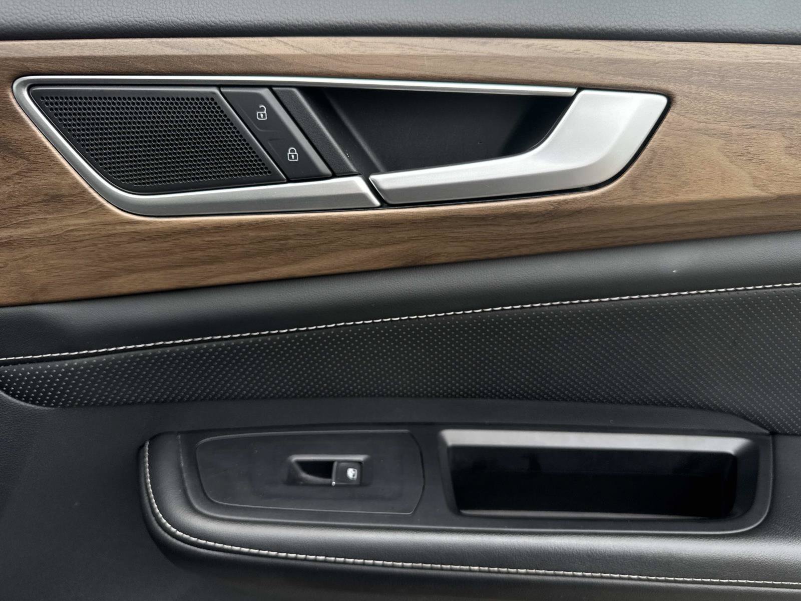 2024 Volkswagen Atlas SE w/Tech - Photo 15