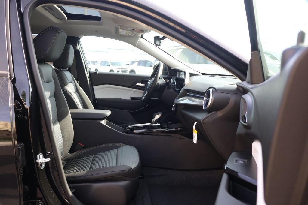 2026 Chevrolet Trax LT - Photo 43