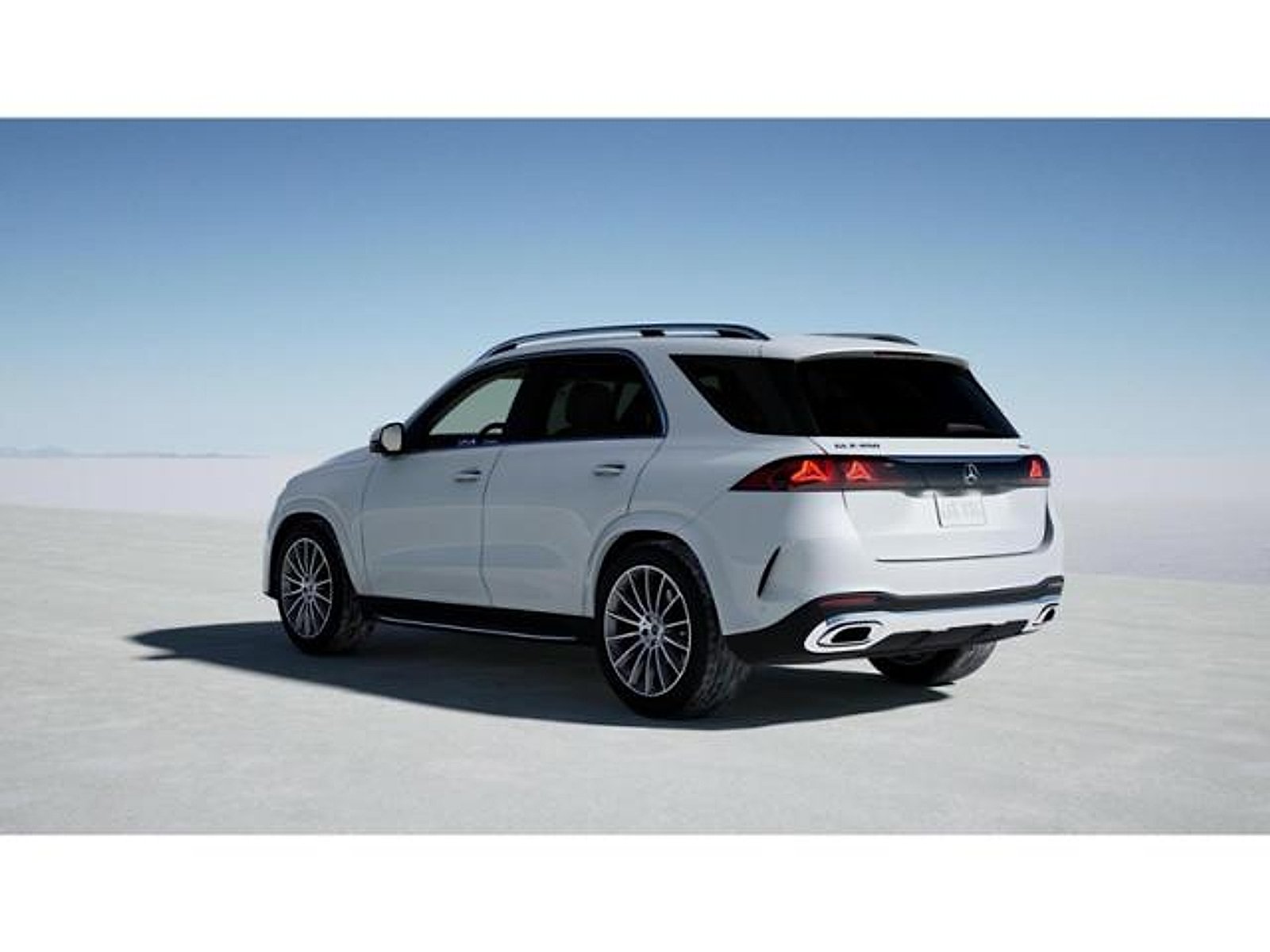 New 2027 MANUFAKTUR Moonlight White Metallic Mercedes-Benz GLE 450 image 28