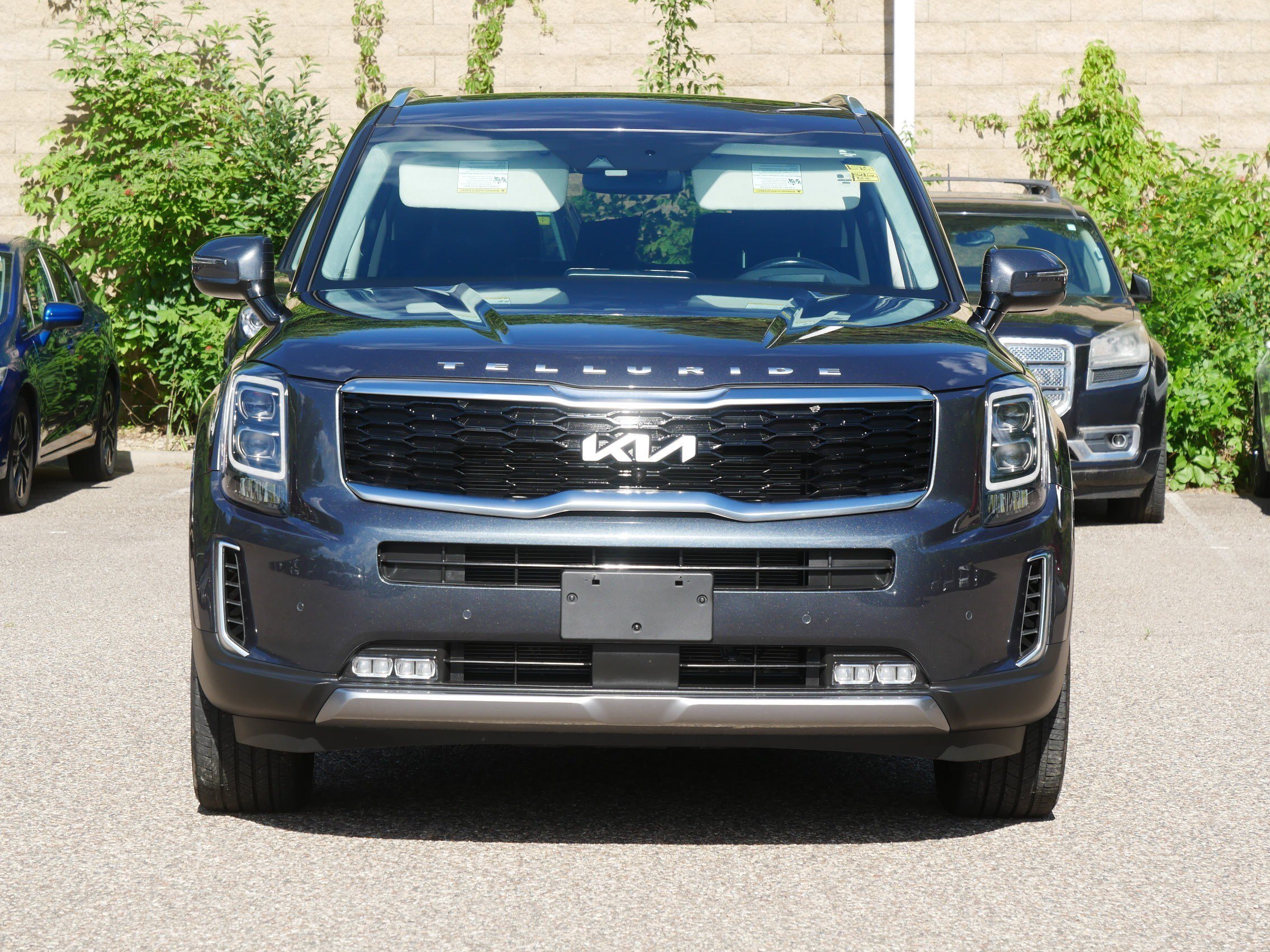 Certified Used 2022 Gravity Grey Kia SX image 2