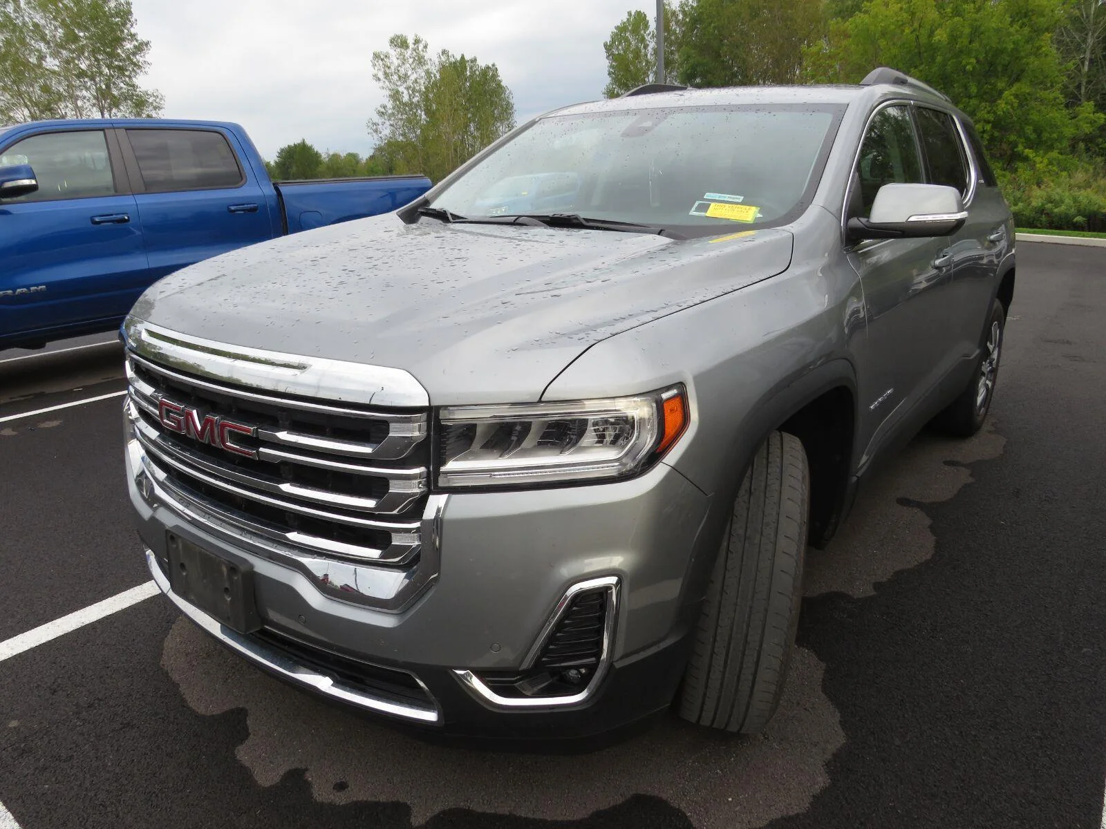 Used 2023 Sterling Metallic GMC SLT image 4
