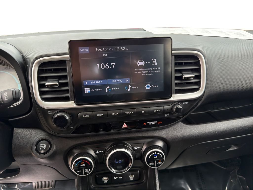 Used 2024 Lunar White Hyundai SEL image 15