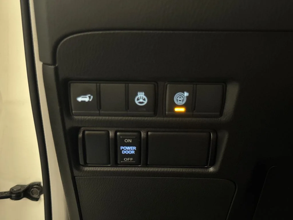 Certified Used 2024 White Nissan Platinum image 21