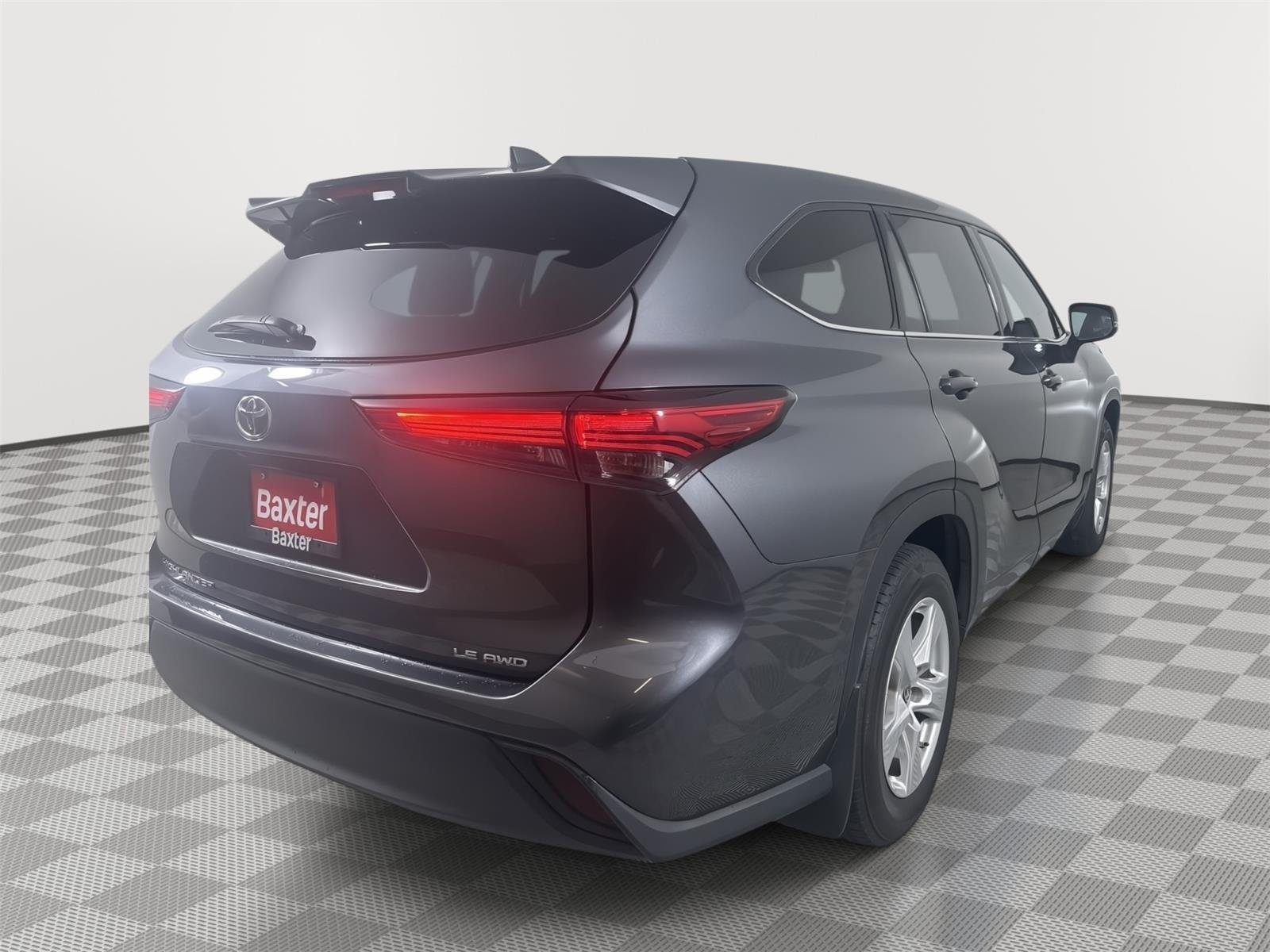 Used 2020 Magnetic Gray Metallic Toyota LE image 16