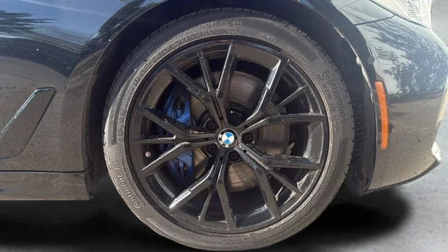 Used 2023 Black Sapphire Metallic BMW M550i xDrive image 28
